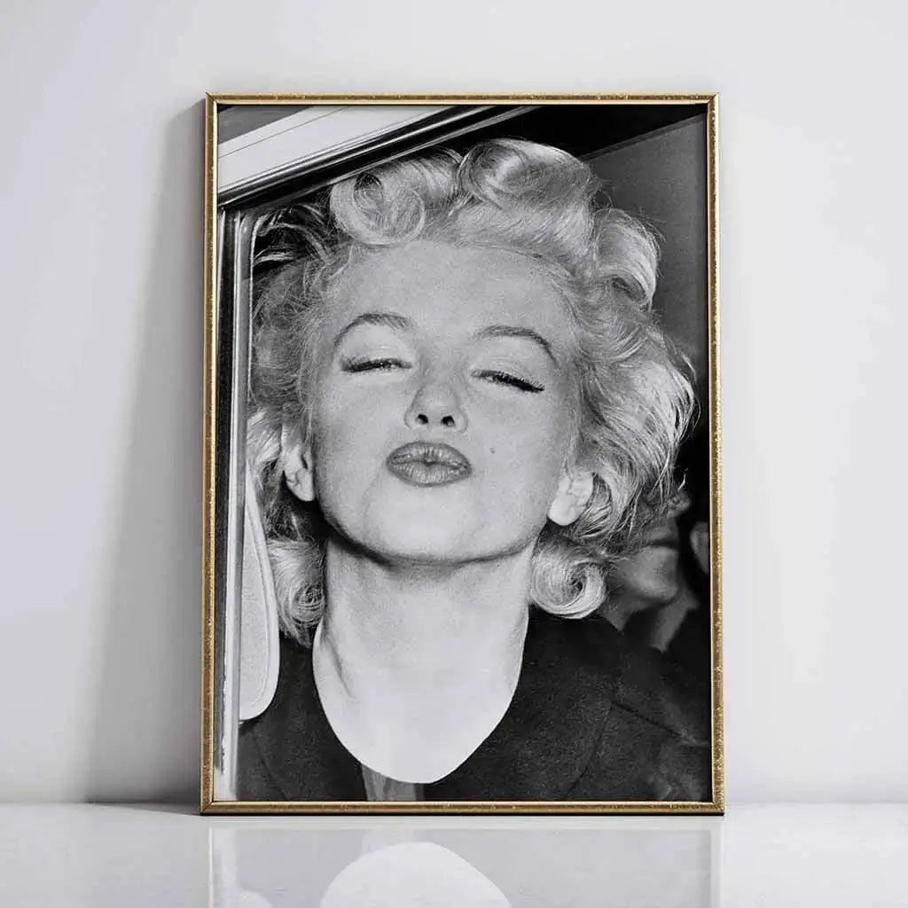Marilyn Monroe Puckering Lips